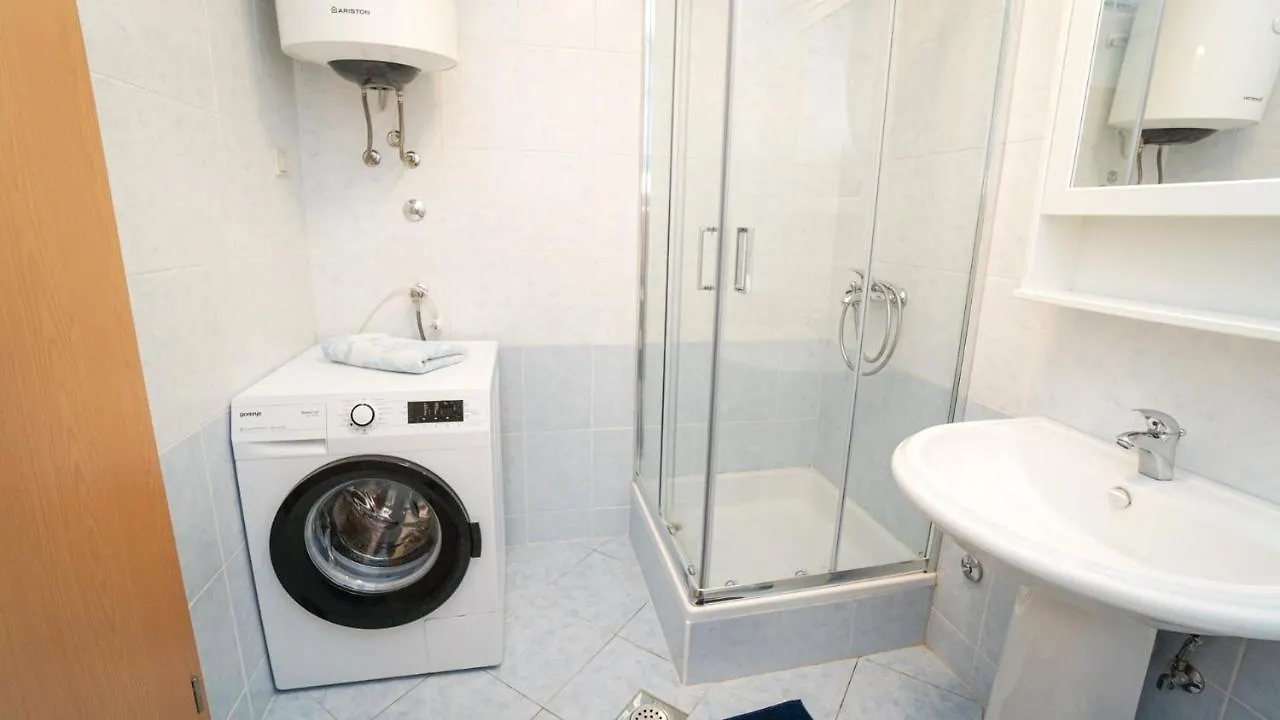 Apartment Sandy Beach Zambrattia Zambratija