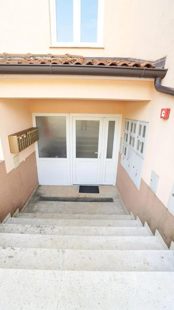 Apartment Sandy Beach Zambrattia Zambratija
