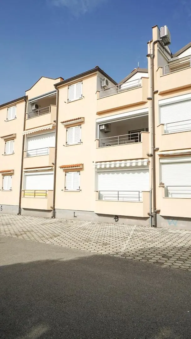 Apartment Sandy Beach Zambrattia Zambratija